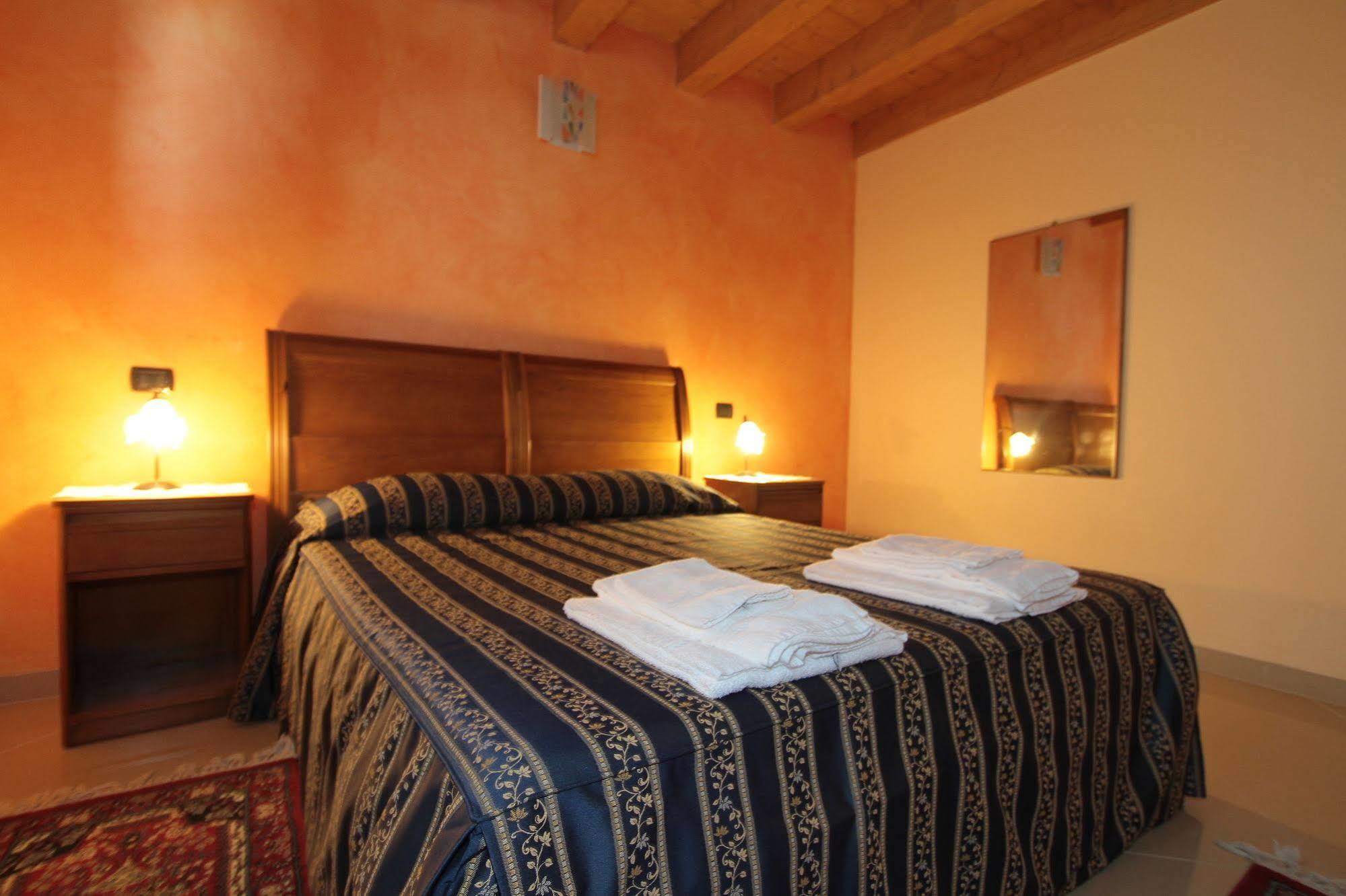 Agriturismo Tre Rondini Legnago Exterior foto